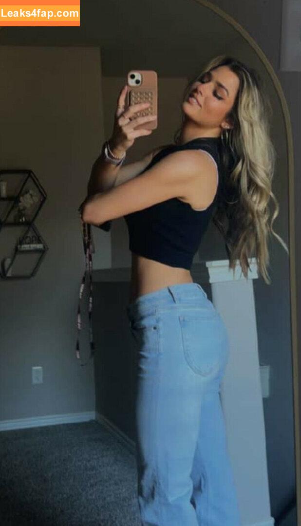Whitney Robbins / whitney.l.robbins leaked photo photo #0021