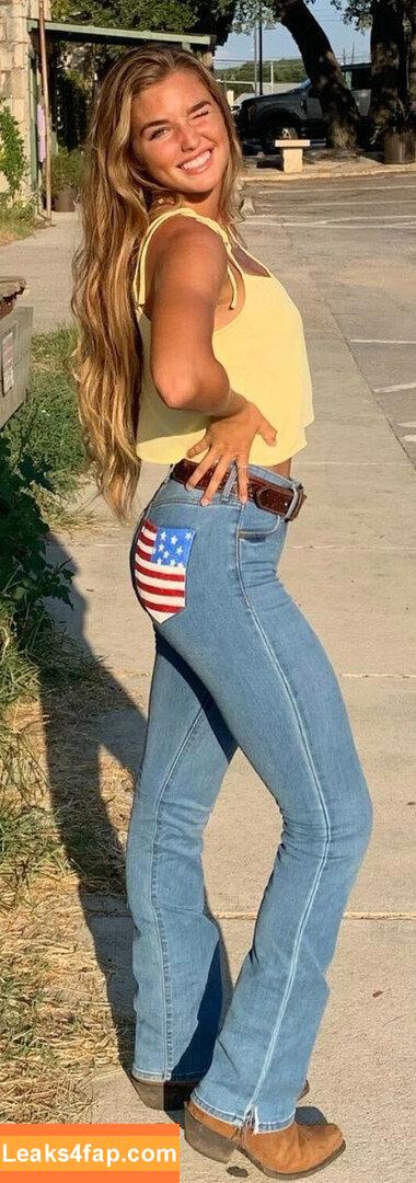 Whitney Robbins / whitney.l.robbins leaked photo photo #0025