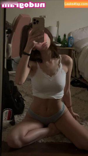 Willow Coppock photo #0104