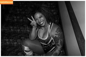 Willow Nightingale photo #0020