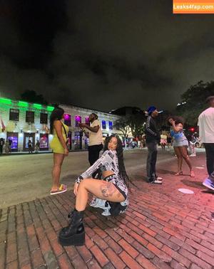 Xena The Witch photo #0007