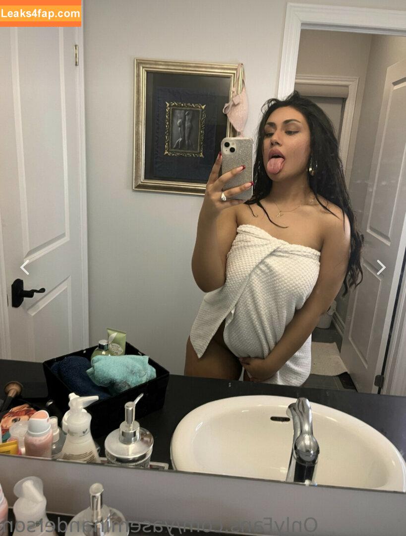 yaseminanderson / yourlilyasemin leaked photo photo #0011