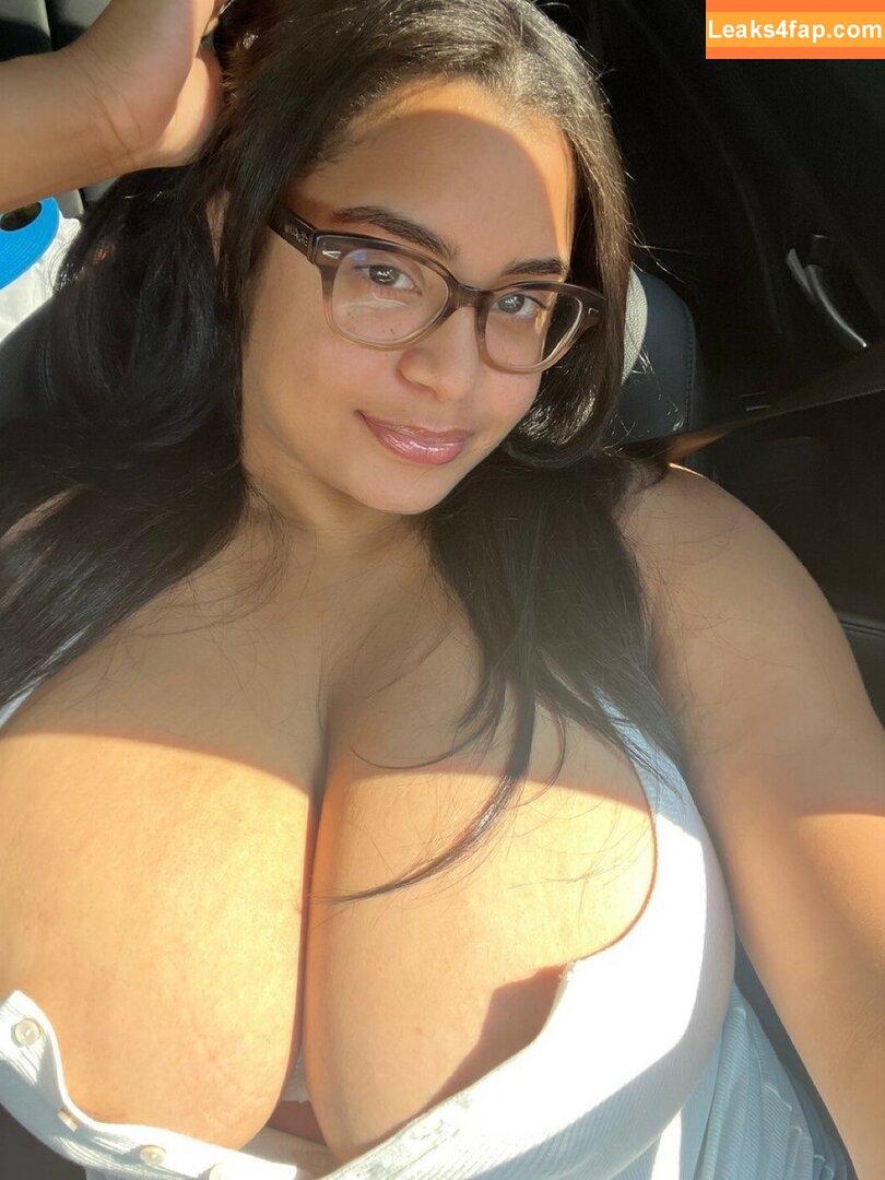 Yomyjuggs / Milky Titties / Yomyareolas / Yomywrist leaked photo photo #0093
