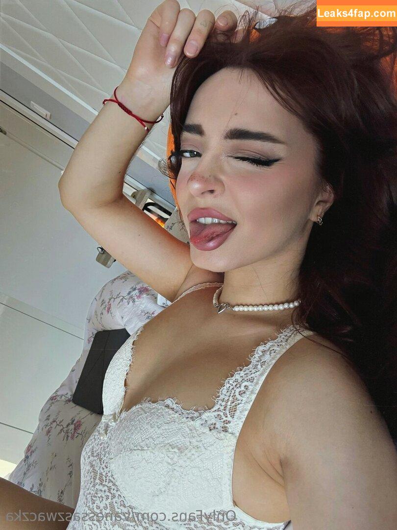 yukiszwaczka / vanessaszwaczka leaked photo photo #0065