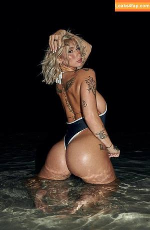 Zoe Consagra photo #0002