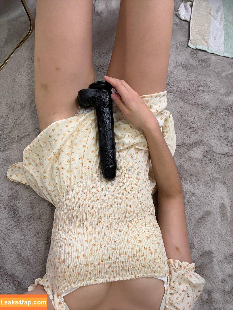 zoenafree / zoefree_ leaked photo photo #0032