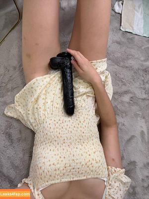 zoenafree photo #0032
