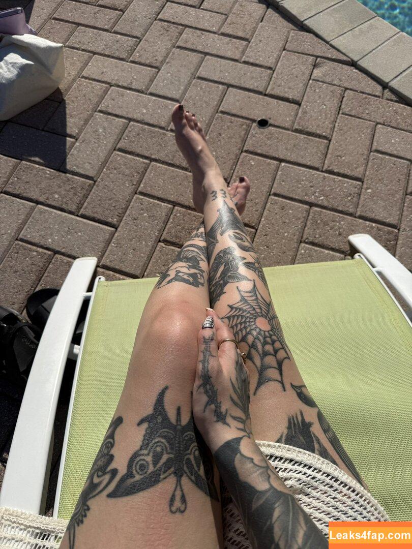 Claire Estabrook / nonsalemwitch leaked photo photo #0001