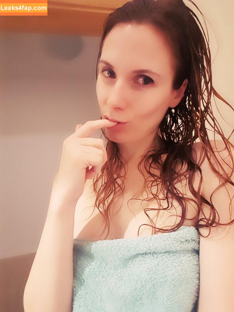 ellyedelweiss / rhalyne241114 leaked photo photo #0016
