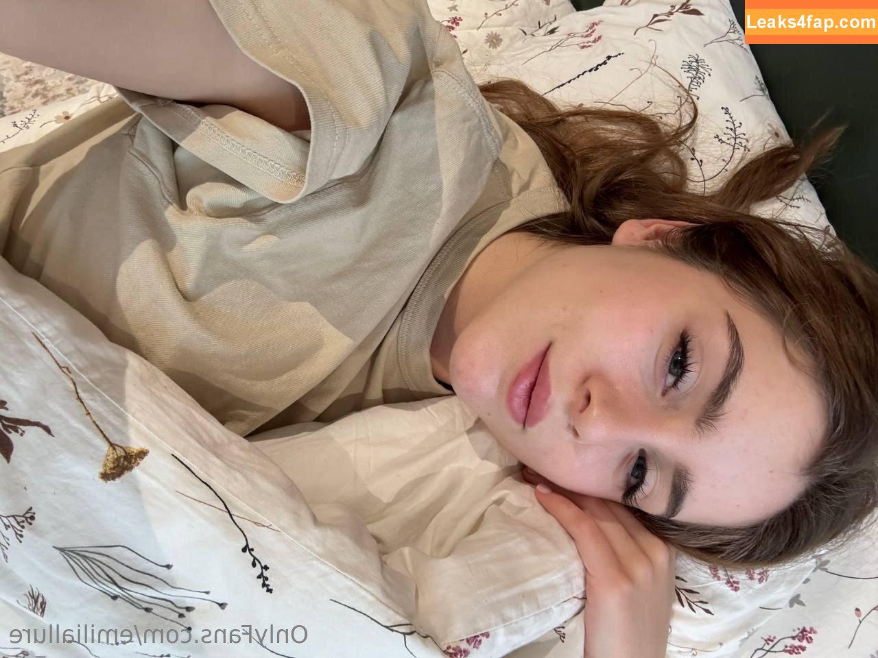 emiliallure /  leaked photo photo #0005