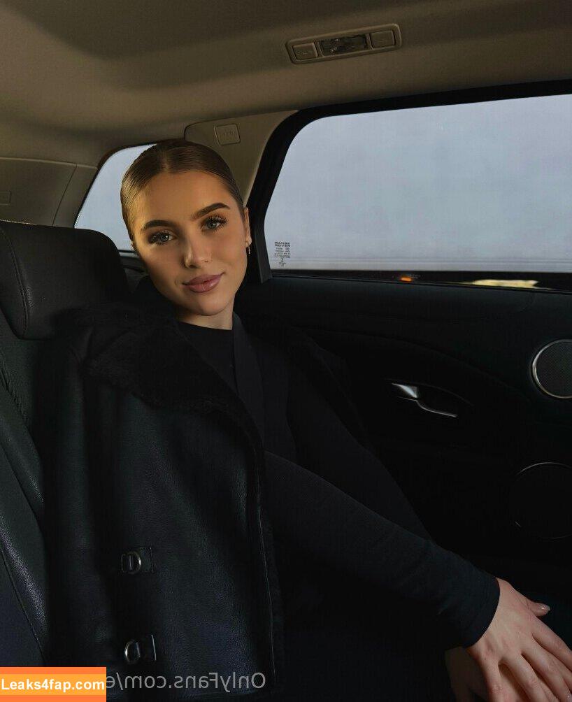 emiliallure /  leaked photo photo #0014