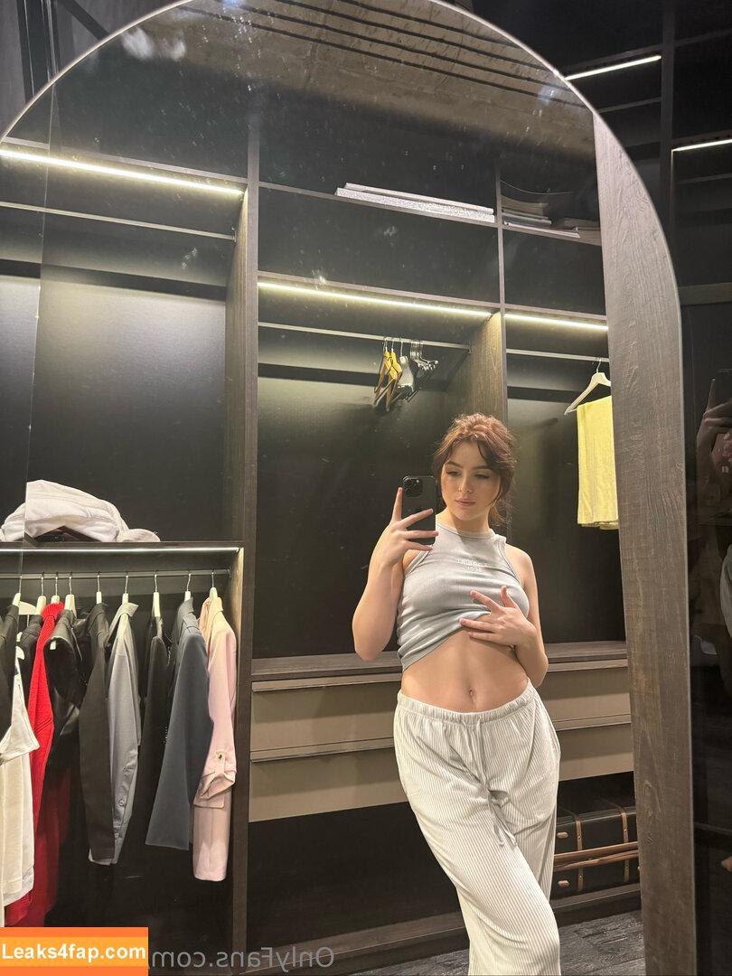 emiliallure /  leaked photo photo #0016