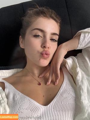 emiliallure photo #0009