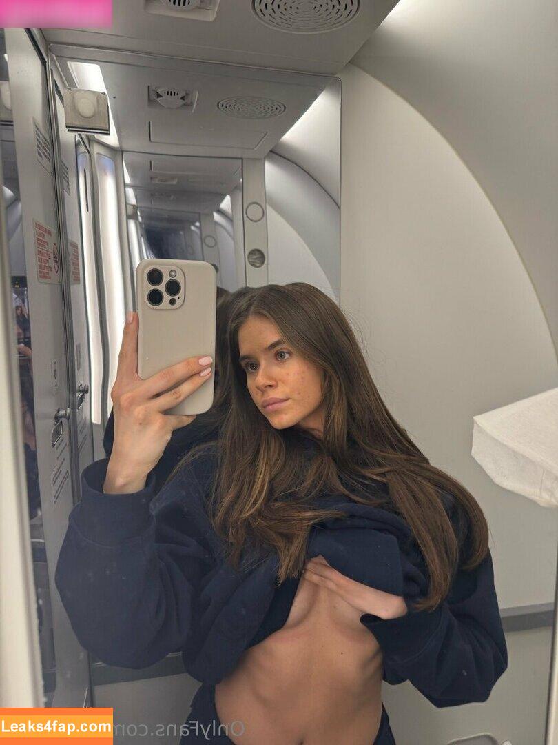 Emily Nicole Levy /  leaked photo photo #0003