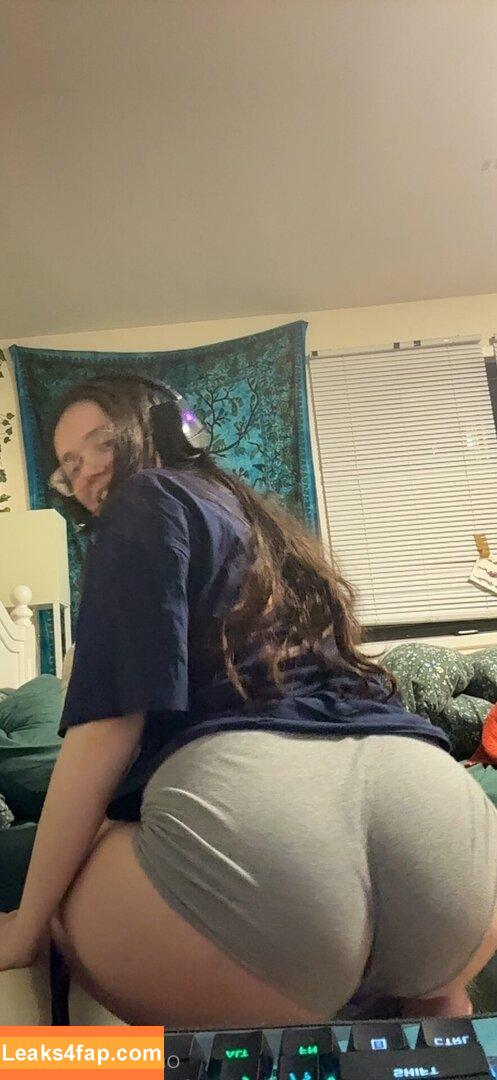 liiias / livof18 / olivialiiias leaked photo photo #0020