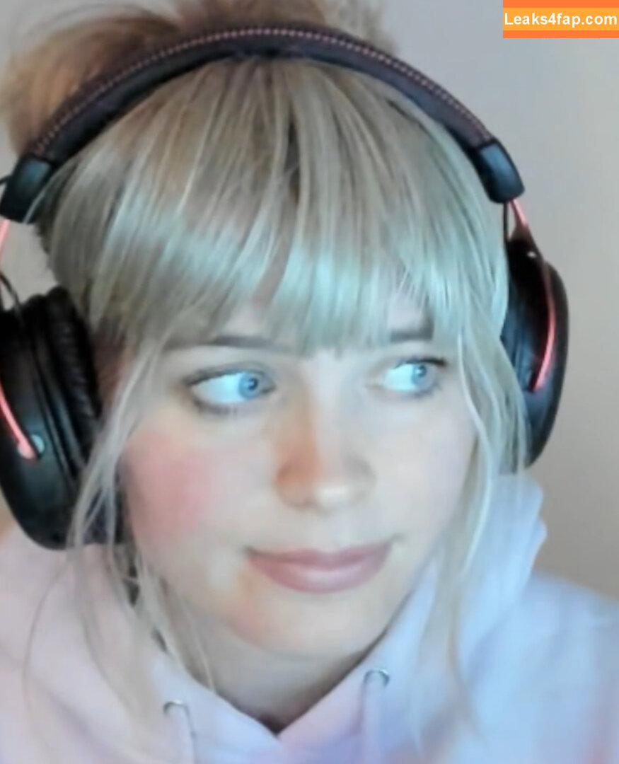 QTCinderella leaked photo photo #0020