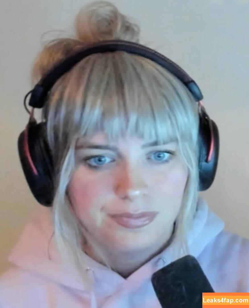 QTCinderella leaked photo photo #0022