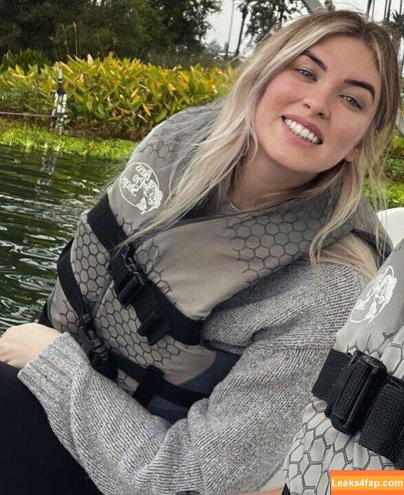 QTCinderella leaked photo photo #0033