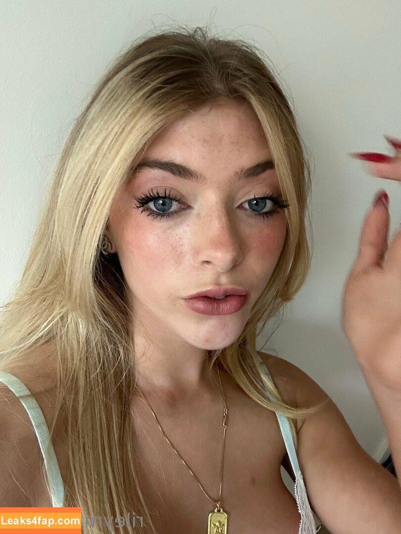 rileymaetwo / rileymae leaked photo photo #0001