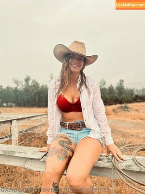 savannahryanxo photo #0027