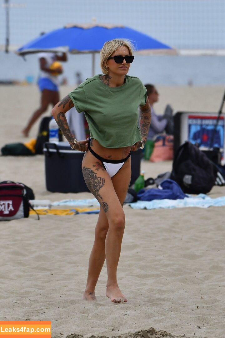 Tina Louise / tinalouise leaked photo photo #0083