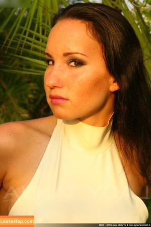 Vanessa Pur photo #0049