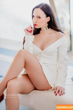 Vanessa Pur photo #0281