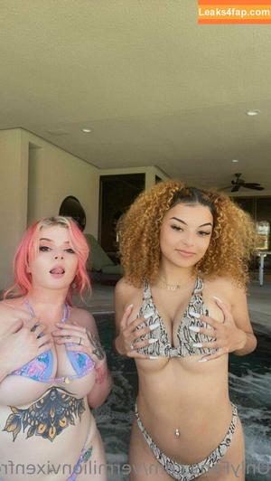 vermilionvixenfree photo #0010