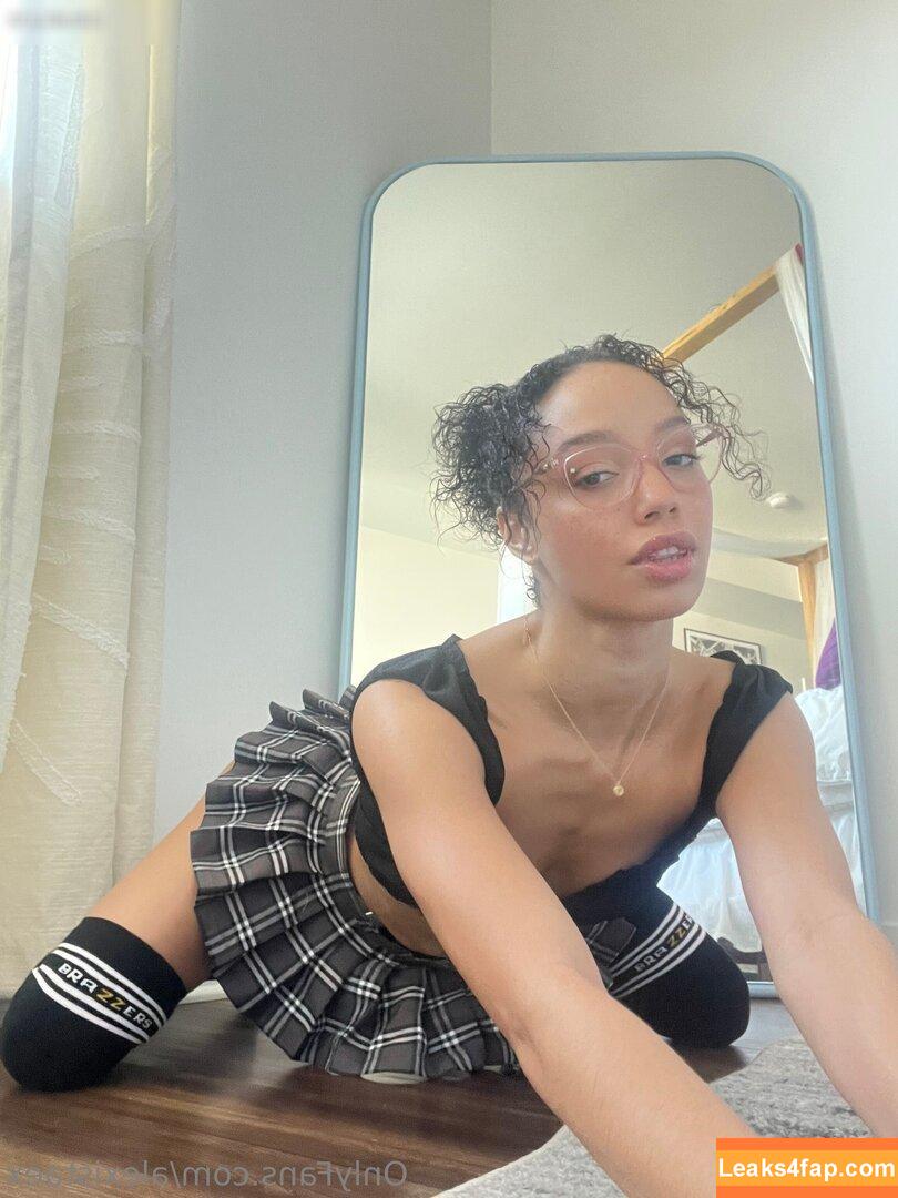 10967 /  leaked photo photo #0143