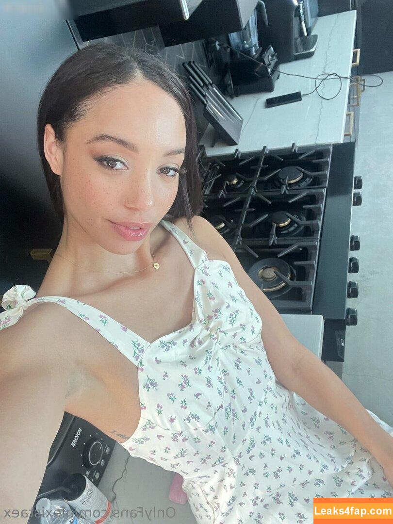 10967 /  leaked photo photo #0156