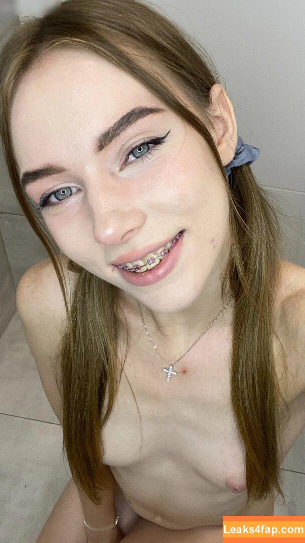 10967 /  leaked photo photo #0958