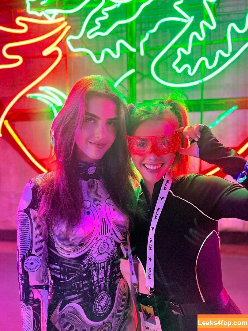 BotezLive / Botez Sisters / missbotez leaked photo photo #0029