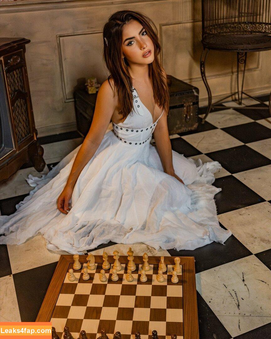 BotezLive / Botez Sisters / missbotez leaked photo photo #0072