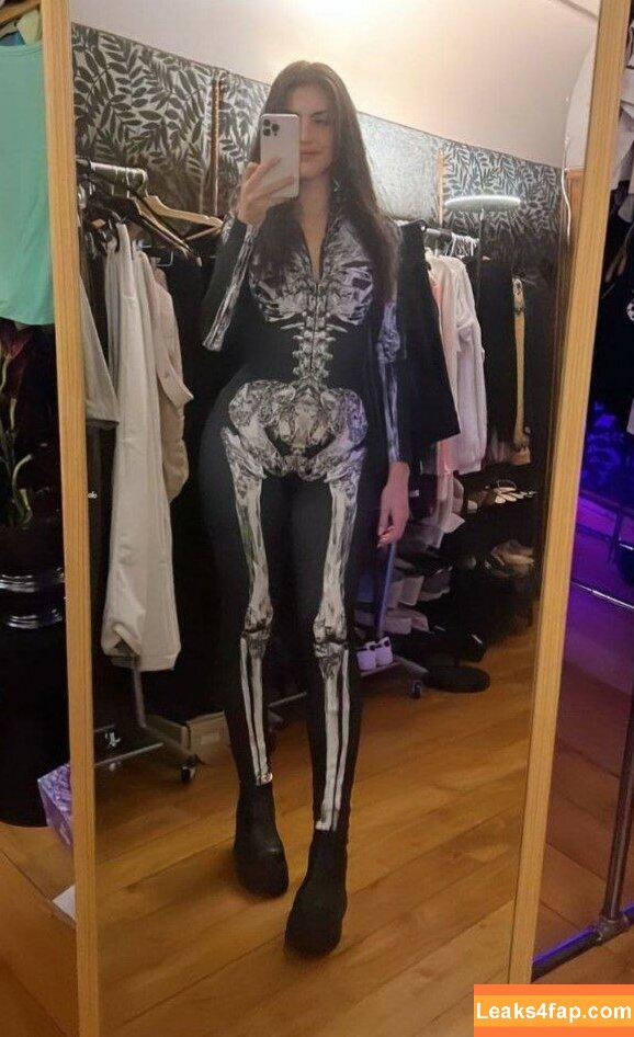 BotezLive / Botez Sisters / missbotez leaked photo photo #0084