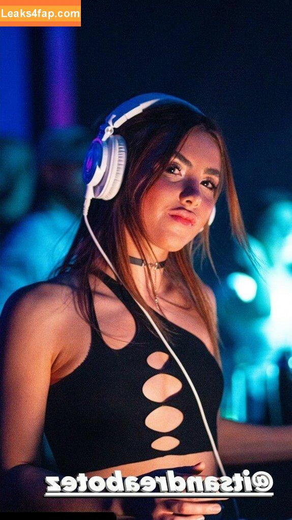 BotezLive / Botez Sisters / missbotez leaked photo photo #0139