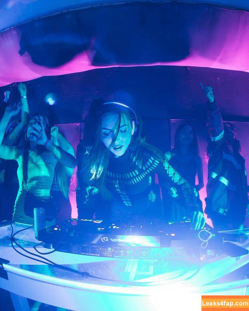 BotezLive / Botez Sisters / missbotez leaked photo photo #0204