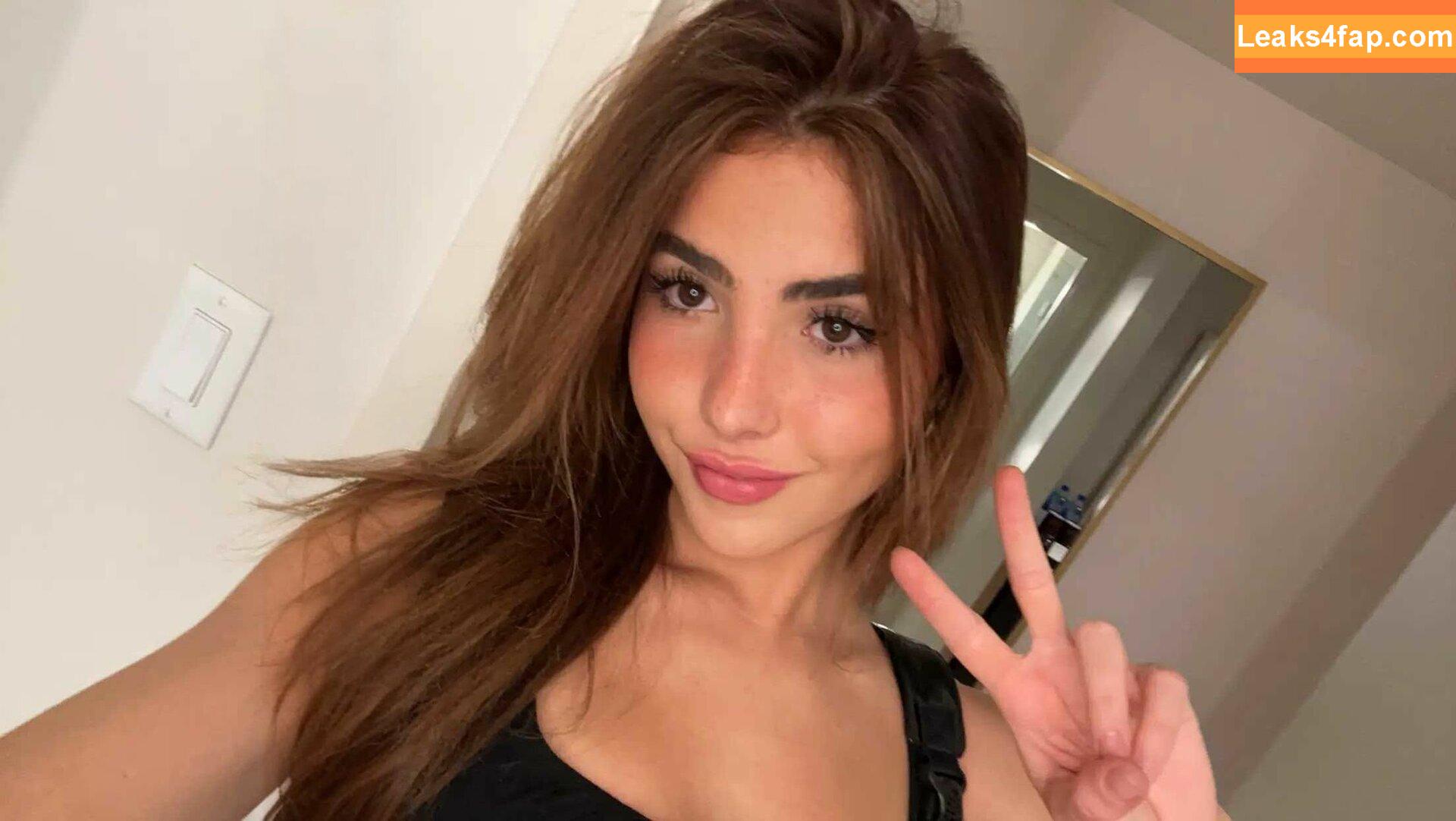 BotezLive / Botez Sisters / missbotez leaked photo photo #0246