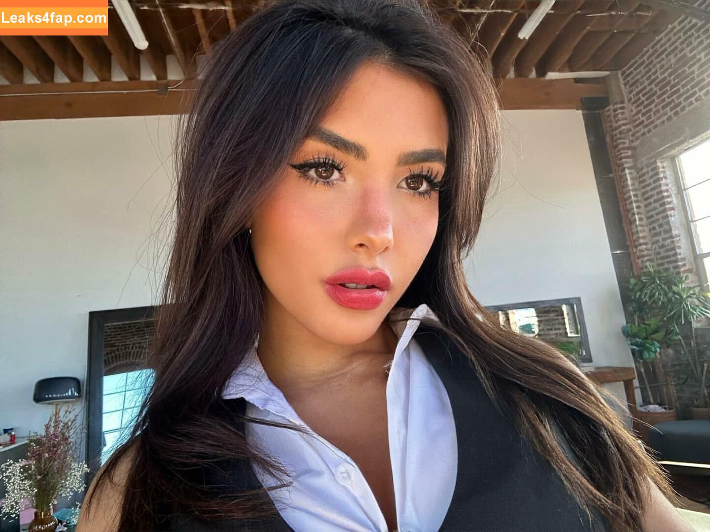 BotezLive / Botez Sisters / missbotez leaked photo photo #0277