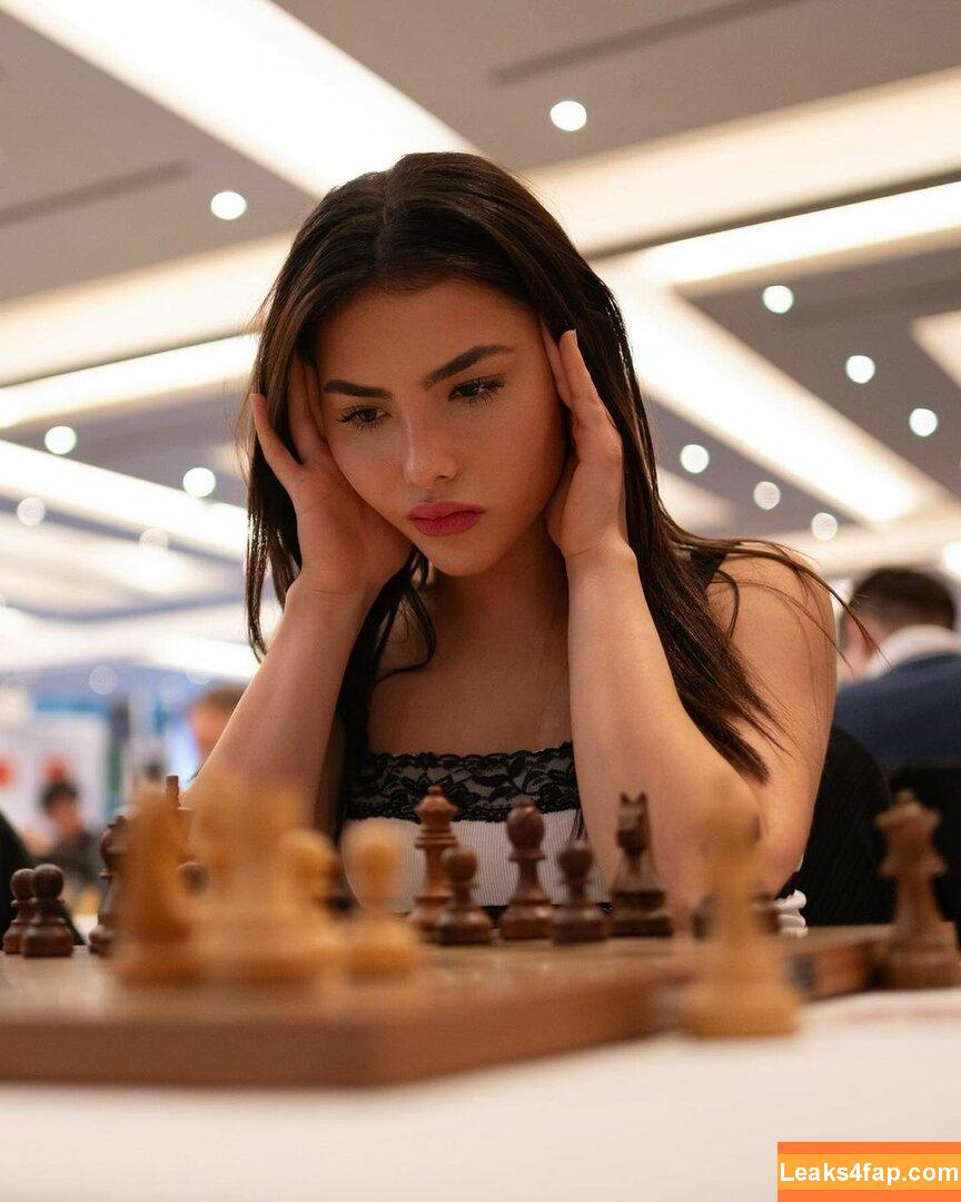 BotezLive / Botez Sisters / missbotez leaked photo photo #0296