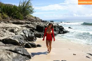 Janna Breslin photo #0014