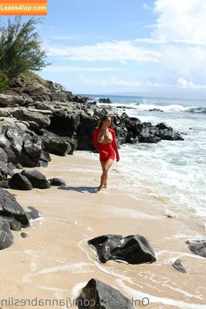 Janna Breslin photo #0026