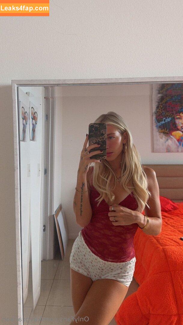 kaygcarlson /  leaked photo photo #0015
