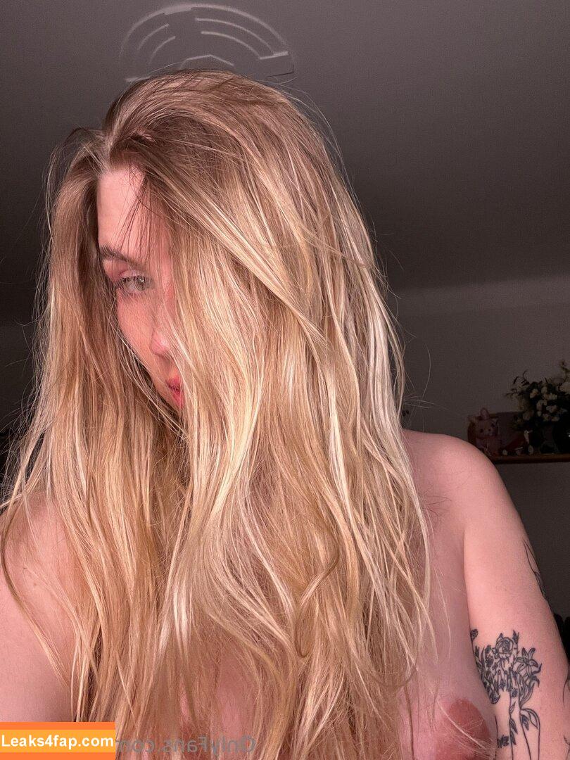 qtee_foxx /  leaked photo photo #0022
