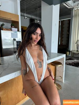 Sisi Rose photo #0048