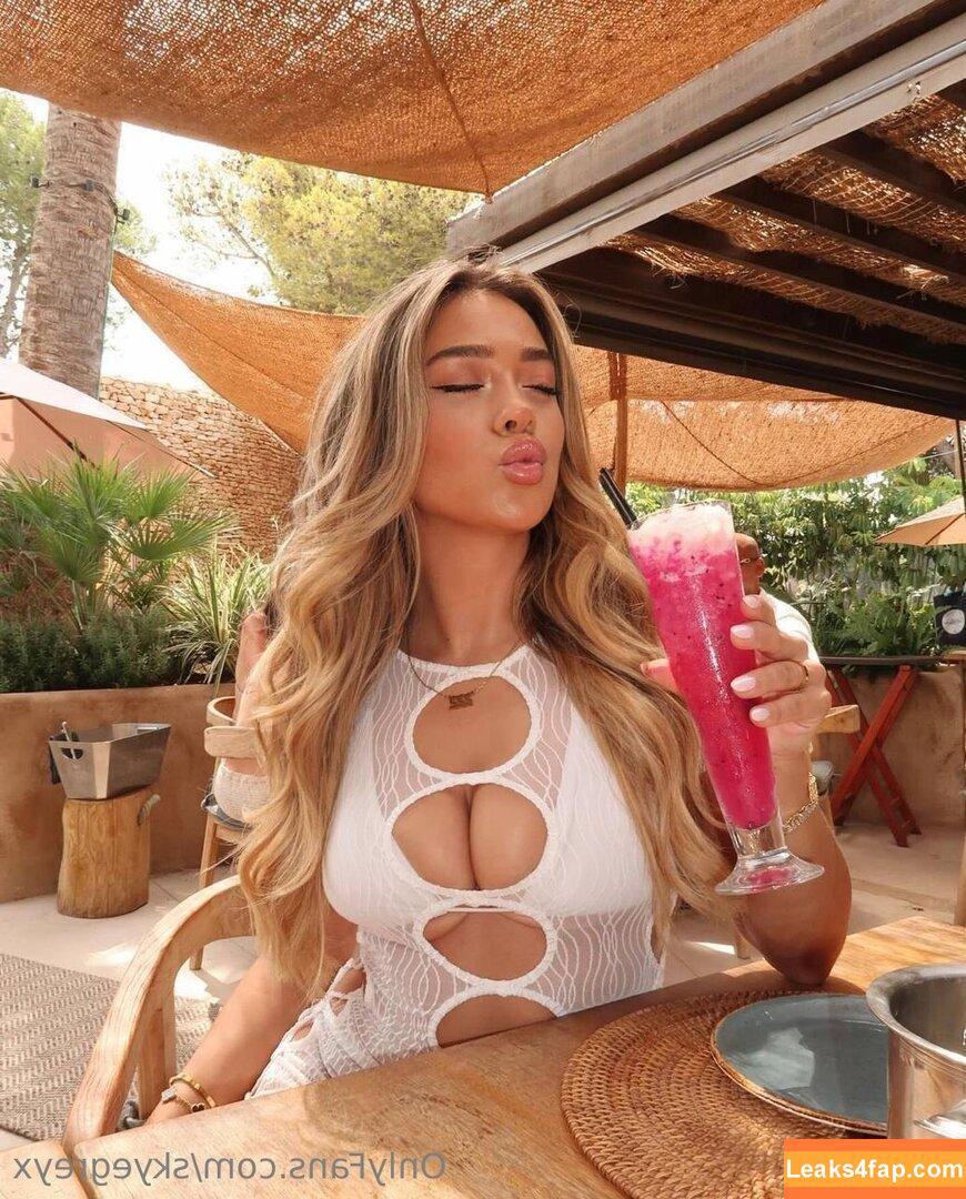 skyegreyx / skyegrace_x leaked photo photo #0022