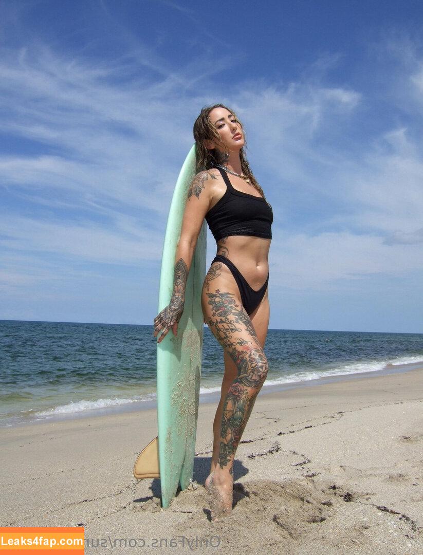 surfwithclaire /  leaked photo photo #0017