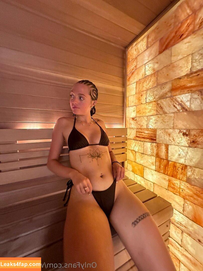 Woah Vicky / imwoahvicky / victoriaroseeee leaked photo photo #0052
