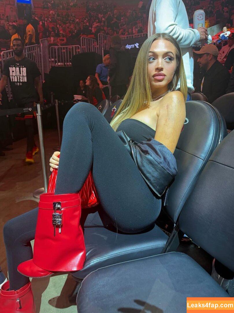 Woah Vicky / imwoahvicky / victoriaroseeee leaked photo photo #0090