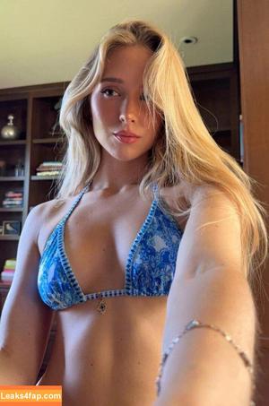 Caroline Zalog photo #0007