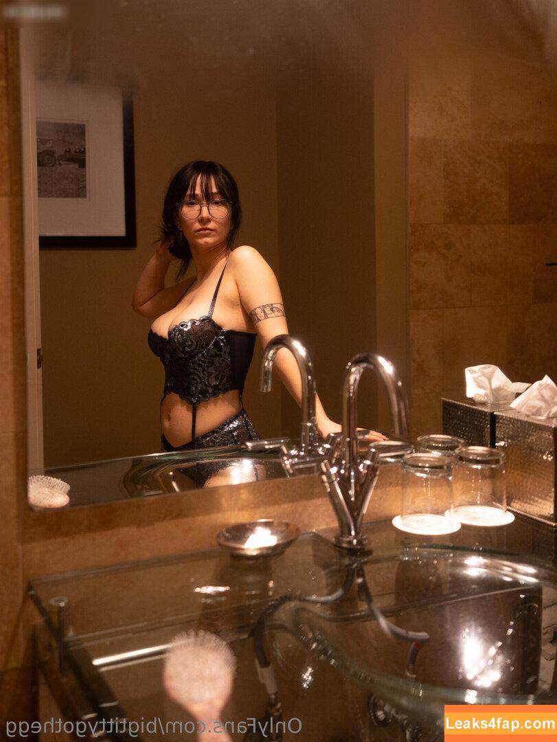 bigtittygothegg / goth__egg leaked photo photo #0391